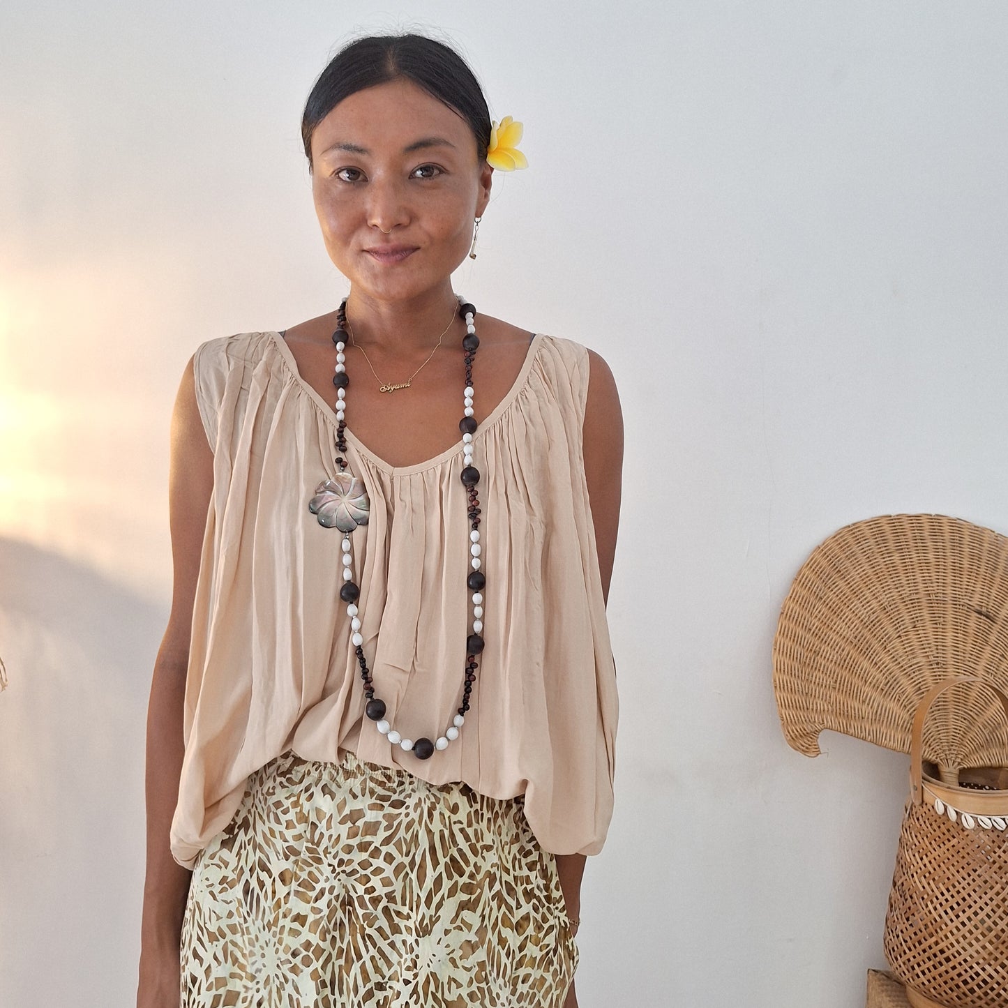 TOP CAHAYA / BEIGE