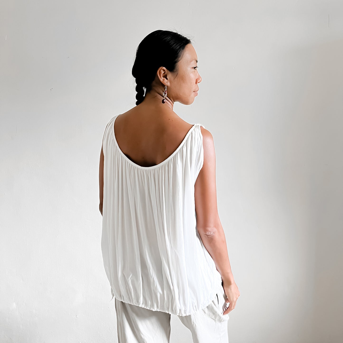 TOP CAHAYA / WHITE