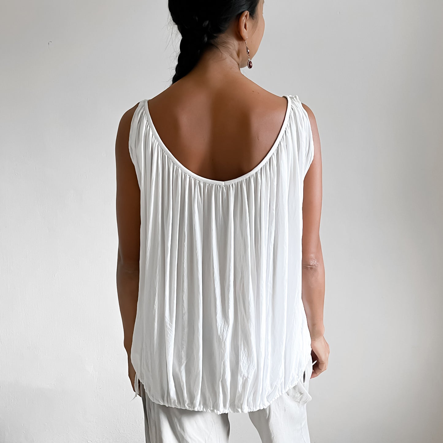 TOP CAHAYA / WHITE