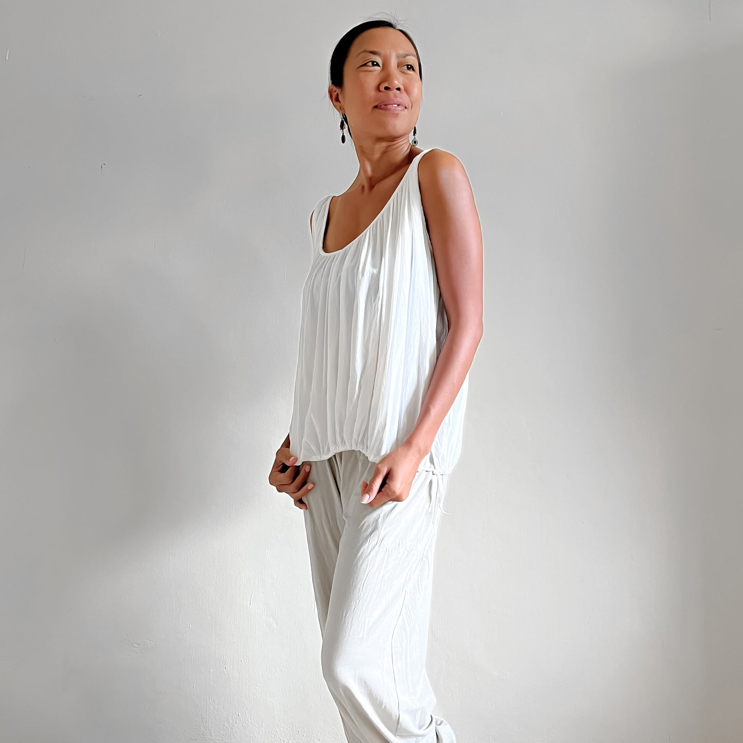 TOP CAHAYA / WHITE