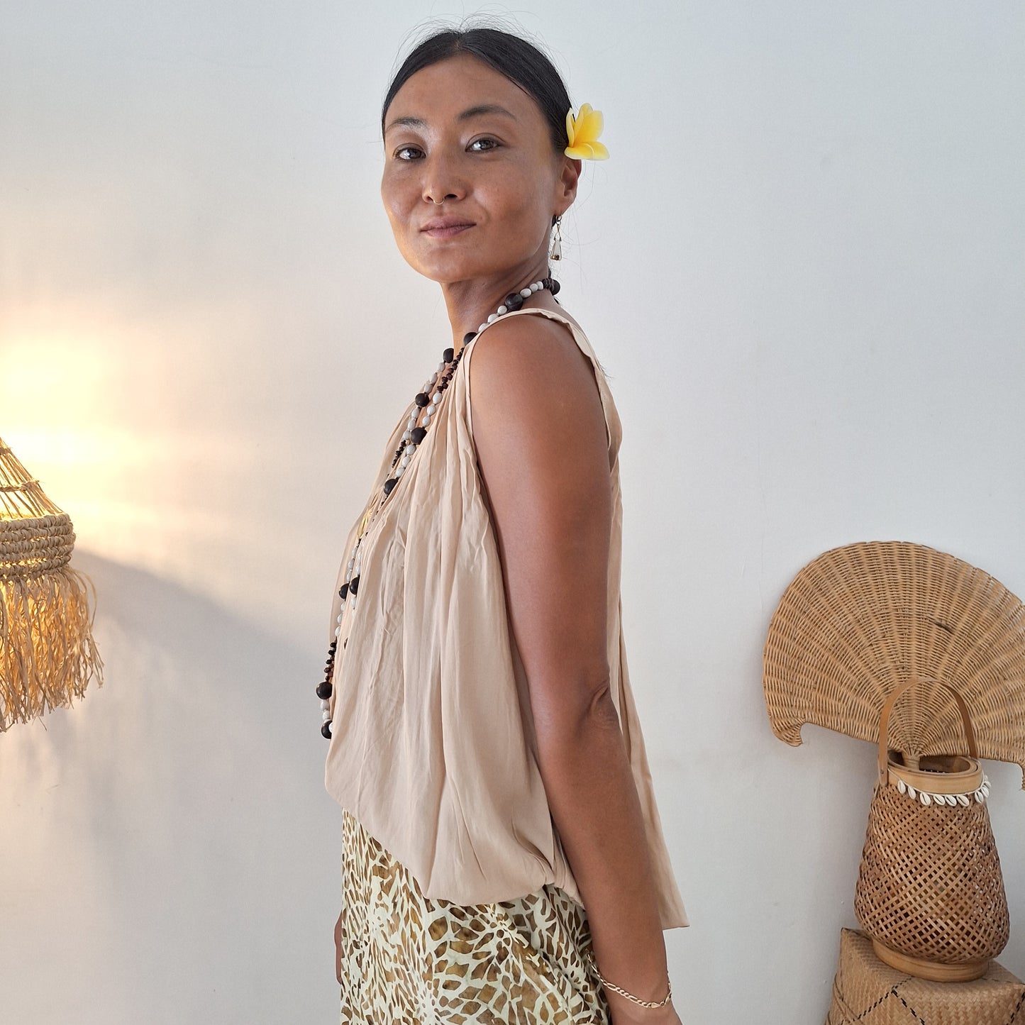 TOP CAHAYA / BEIGE