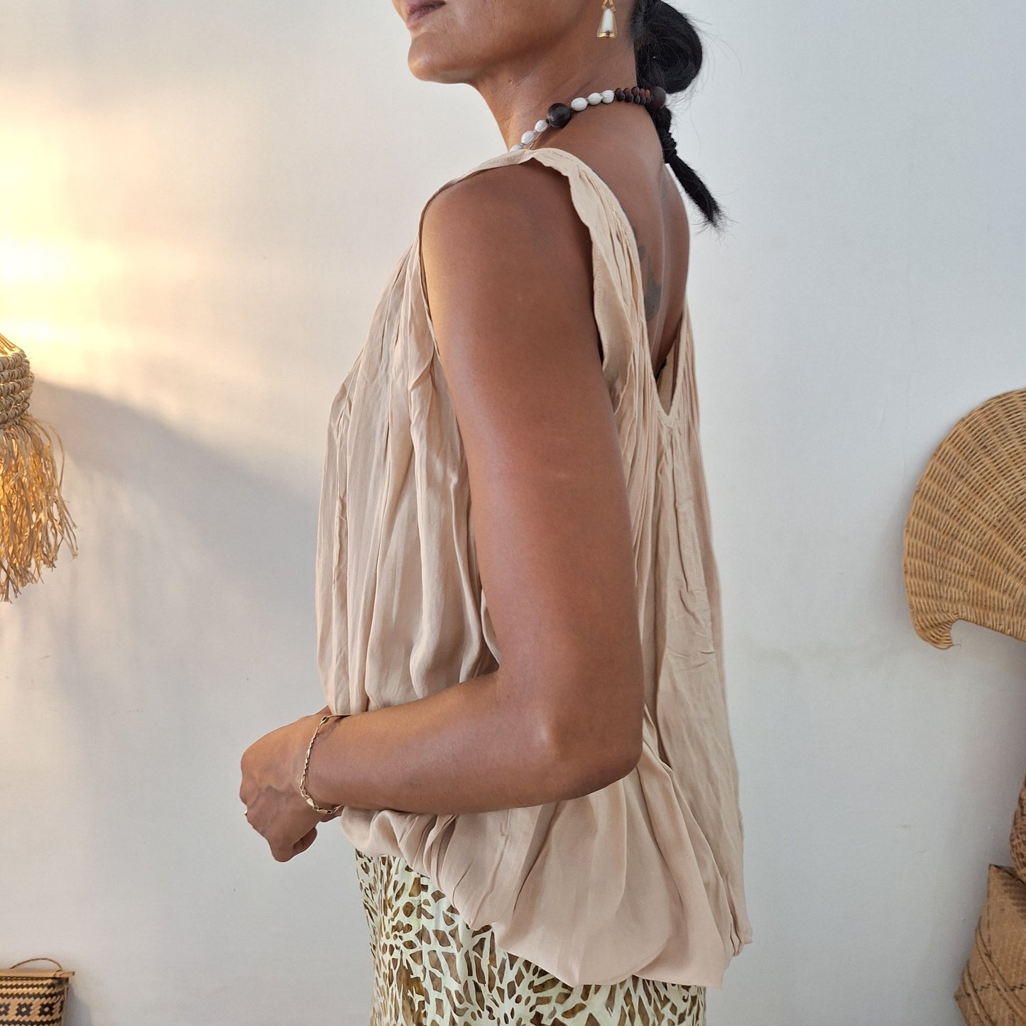 TOP CAHAYA / BEIGE