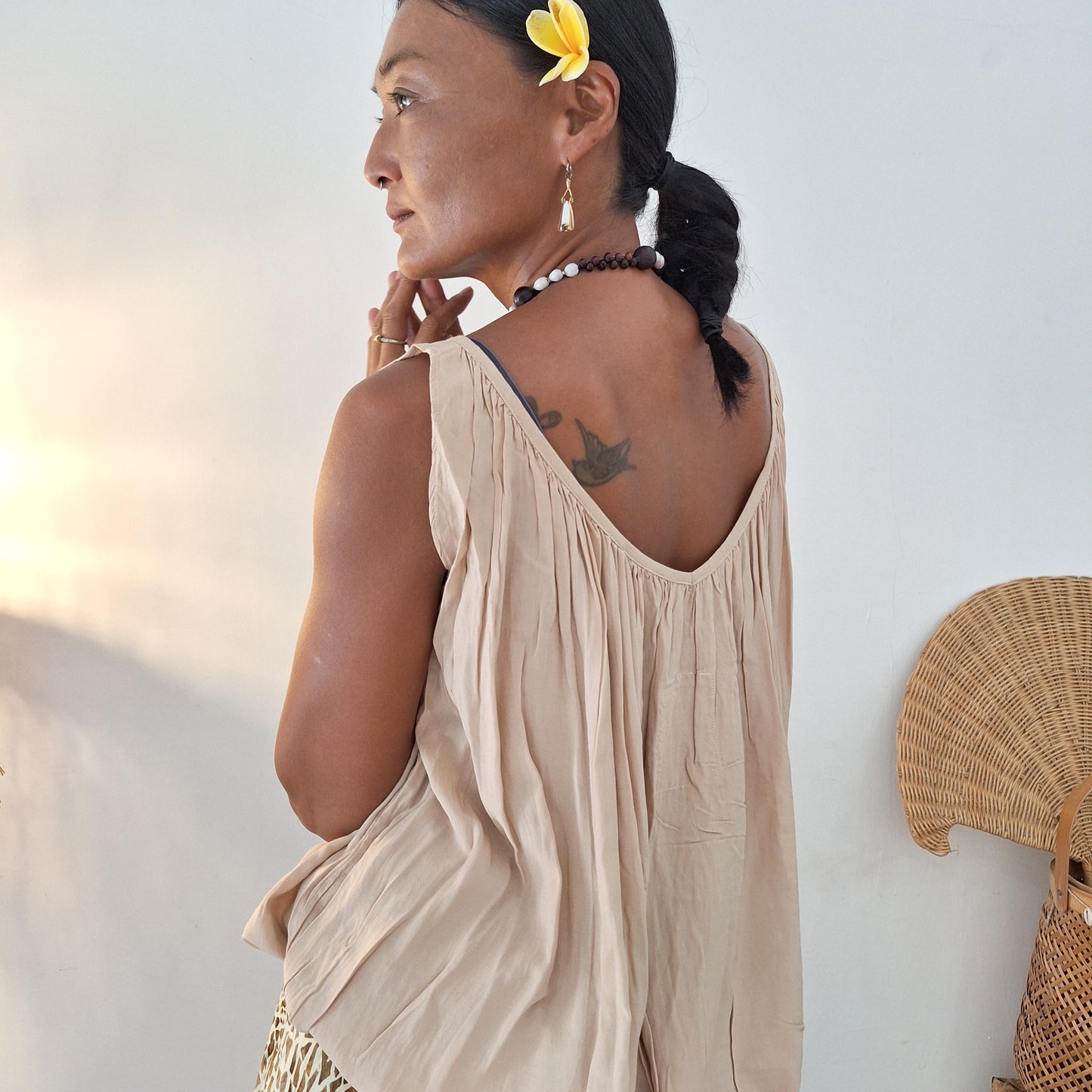TOP CAHAYA / BEIGE