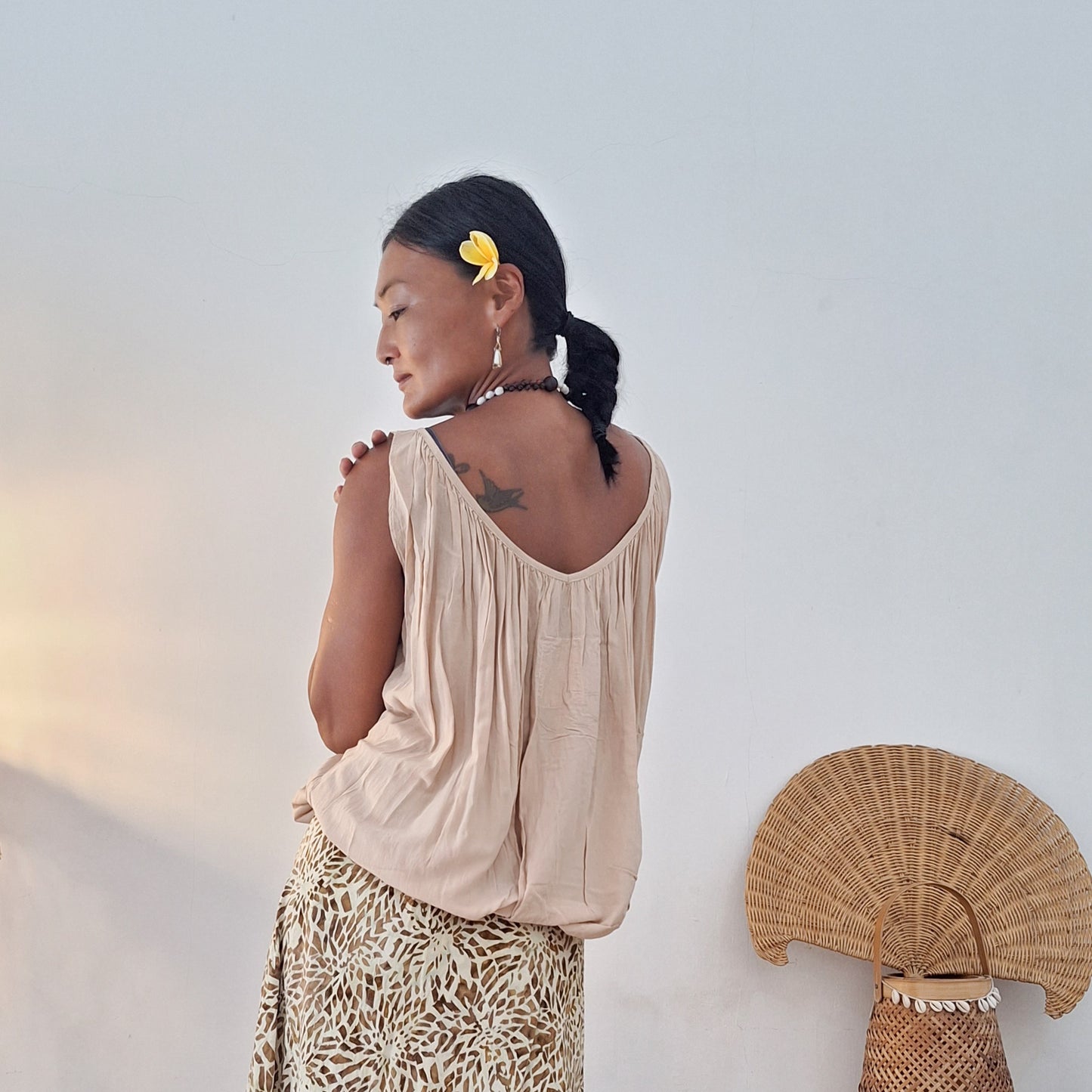 TOP CAHAYA / BEIGE