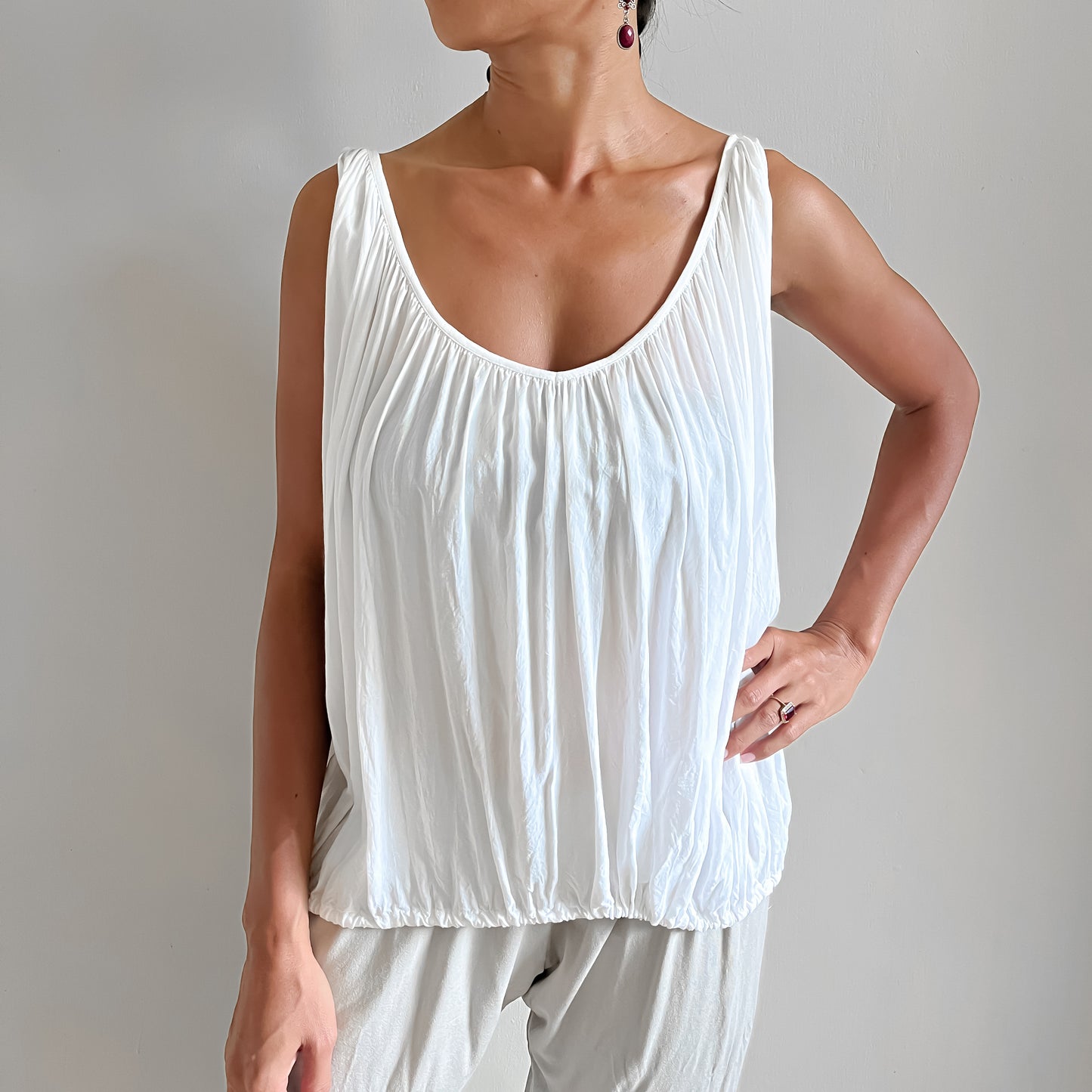 TOP CAHAYA / WHITE